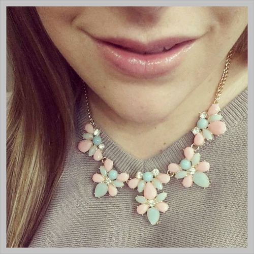 Collar Flores Variedad De Colores Pastel Importado En Stock