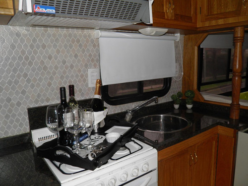 Imagen 2 de 12 de Alquiler De Motorhome Con Chofer.