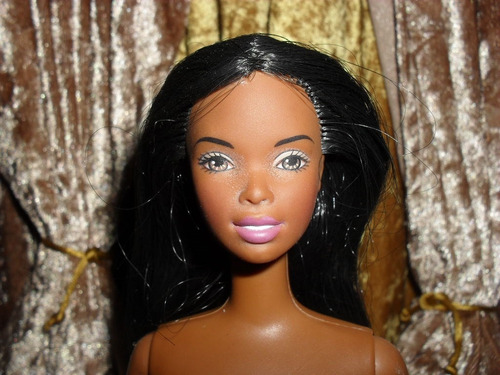 Barbie Castaña Asha Aa A362