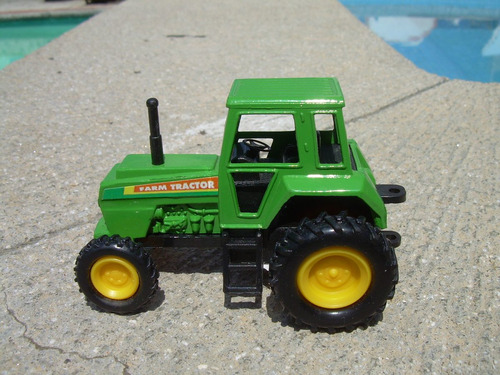 Tractor De Granja Sin Marca 1;43