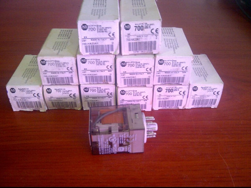 Vendo Relay Marca Allen Bradley Modelo 700-ha33a1  11 Pines 