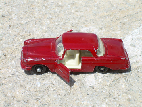 Mercedes Benz 220 Se De Matchbox Sesentas