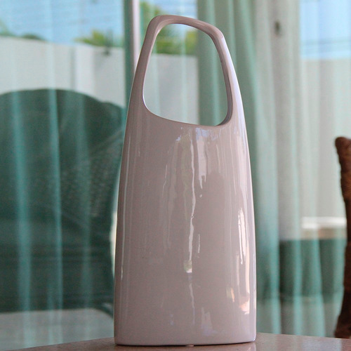 Imagem 3 de 6 de Vaso Em Cerâmica Com Alça Estilo Bolsa Grande Branco - Bu092