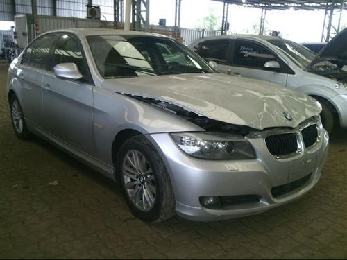 Imagem 2 de 4 de Bmw 320 Sucata Peças - Air Bag Farol Radiador Porta Eixo