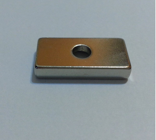 Imagem 2 de 10 de Imã De Neodímio / Super Forte / 20mm X 10mm X 4mm - 1 Peça