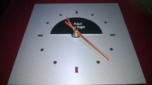 Regalo Empresarial - Relojes De Pared Con Logo Grabado Laser