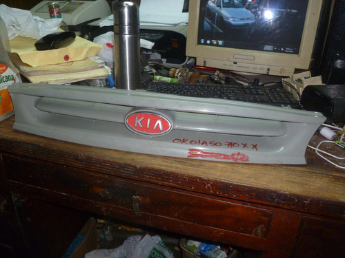 Vendo Parrilla Delantera De Kia Avela, Año 1998