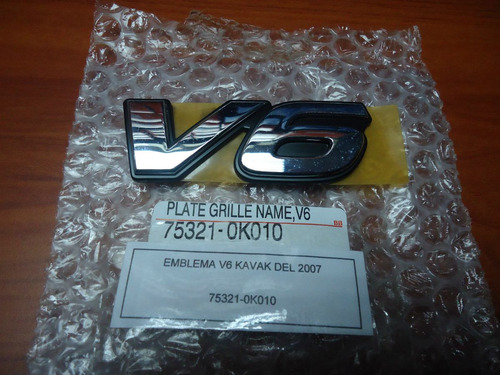 Emblema Parrilla Careta Camisa V6 Hilux Fortuner Nuevo