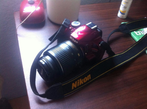Nikon D3200 Roja Como Nueva
