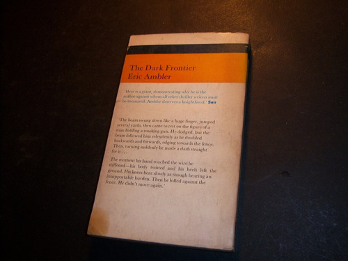 The Dark Frontier . Eric Ambler . En Inglés (Usado)