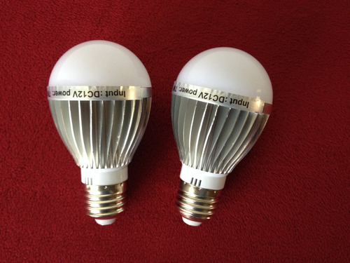Imagen 1 de 3 de Dos Focos 12 Voltios De 7 Watts Dc Led Para Kit Panel Solar