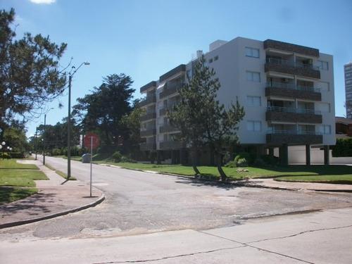 Imagen 1 de 14 de Apartamento En Punta Del Este Frente Al Mar. Pda 15. Mansa
