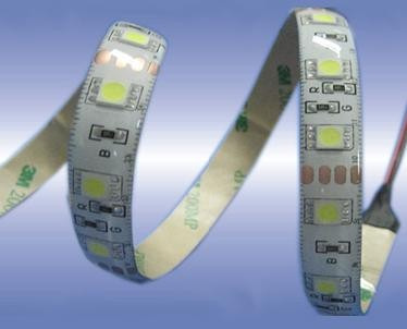 Imagen 5 de 7 de Cinta Led 5m Luz Blanca 300 Led 5050 Resistente Al Agua