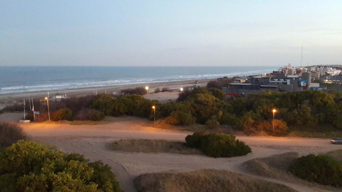 Imagen 10 de 11 de Departamento Frente A La Playa En Pinamar - 2 Ambientes