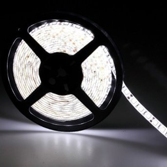 Imagen 4 de 7 de Cinta Led 5m Luz Blanca 300 Led 5050 Resistente Al Agua