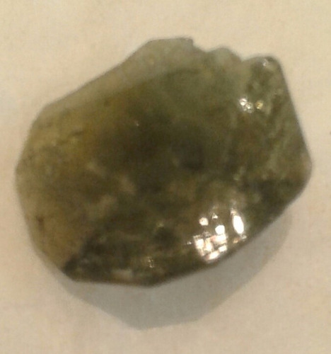 Raro Mineral Cristal De Turmalina Verde Variedad Uvita