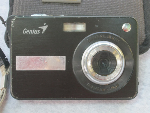 Camara Digital Genius A Bateria Extra Plana Y Memoria 2 Gb.