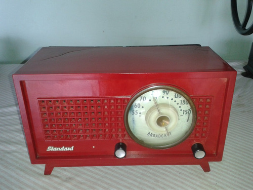 Radio Antigo A Valvula Da Marca Standard (only Wood787)