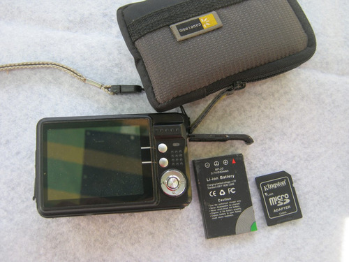 Camara Digital Genius A Bateria Extra Plana Y Memoria 2 Gb.