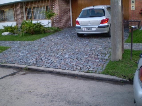 Adoquin Plota De Granitullo Gris / Mixto 10 X 10 Aprox