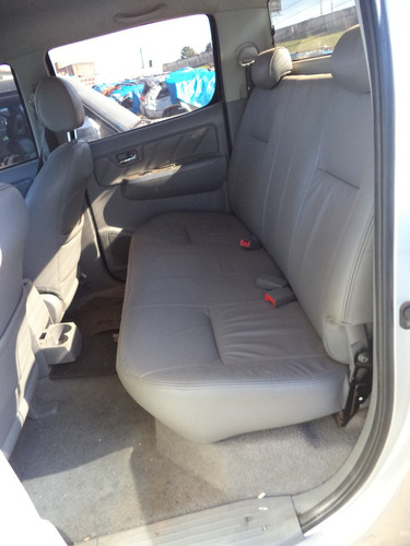 Imagem 7 de 8 de Sucata Hilux Srv 3.0 4x4 Diesel 2011 Para Retirada De Peças