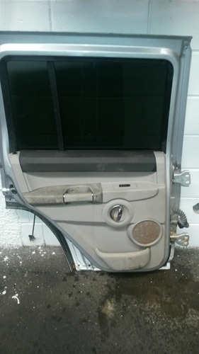 Puerta Tracera Jeep Comander Izquierda