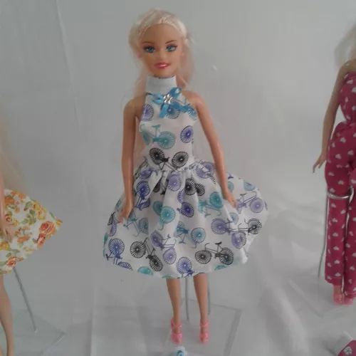 Kit c/ 50 Roupinhas Roupas Para Boneca Barbie Frozen em Promoção