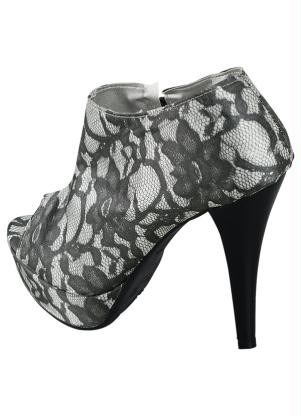 Imagem 2 de 4 de Open Boot Com Estampa De Renda (preto E Branco)