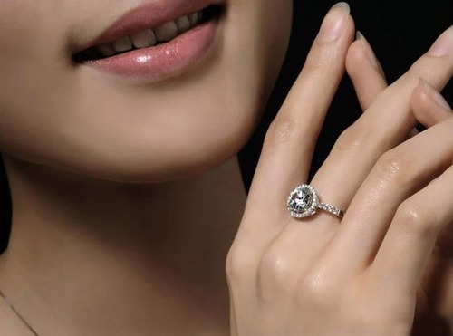 Anillo Princesa Swarovsky Crystals Talla 7 Con Estuche