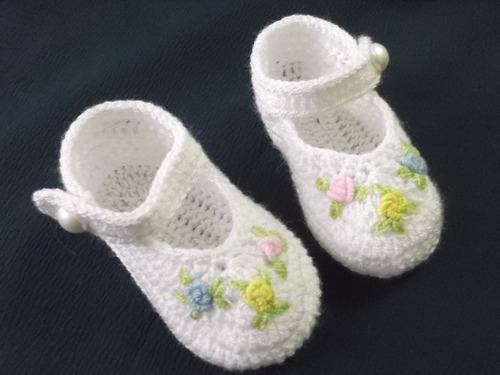 Ropa Bebe Tejida A Mano: Zapatitos Tejidos Y Bordados.