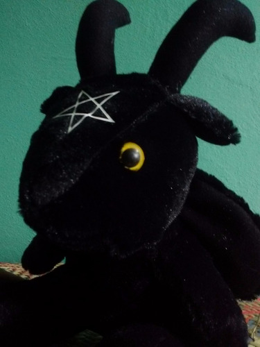 Peluche Baphomet - Macho Cabrio Con Pentagrama (satan Cute)