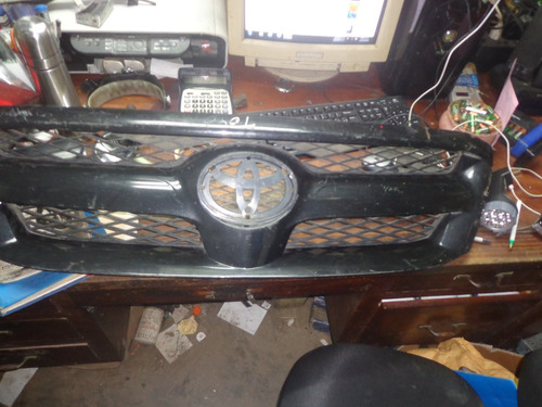 Vendo Parrilla De Toyota Hilux, Año 2005