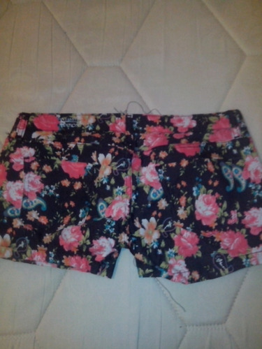 Short Floreado Talle M Ultimo En Stock Rebajado