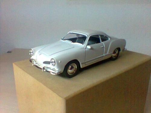 Miniatura Welly Volkswagen Karmann Guia Coupe Na Caixa