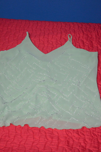 Musculosa Verde Con Canutillos Y Piedritas Talle L