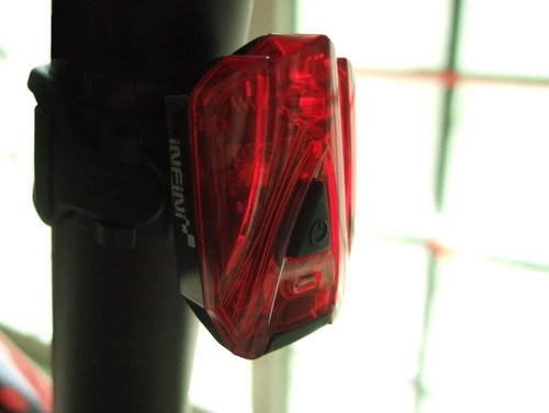 Imagem 3 de 3 de Lanterna / Pisca Traseiro Infini I-260r Recarregável Usb