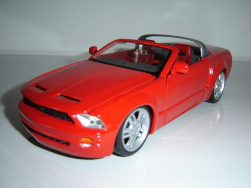 Miniatura Mustang Gt Concept Conversível - Maisto 1/24