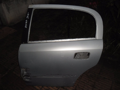 Puerta Trasera Izquierda De Chevrolet Astra, Año 2010