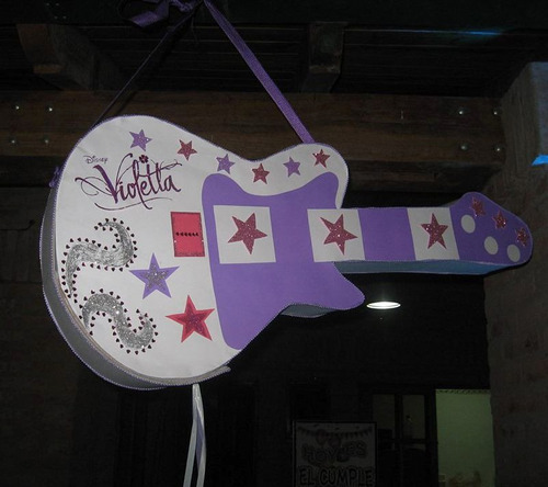 Piñata Guitarra Violetta