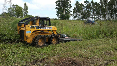 Imagen 3 de 4 de Alquiler Maquinaria Minicargador Bobcat Retroexcavadora