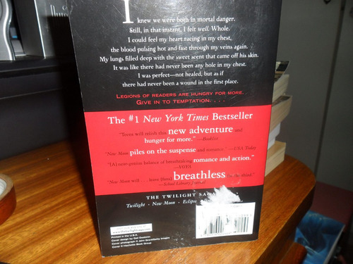 Imagem 4 de 5 de Livro New Moon Stephenie Meyer - Livro Em Inglês
