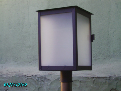 Imagen 4 de 9 de Lampara Farol Poste O Columna 1 Luz Directo De Fabrica 2004