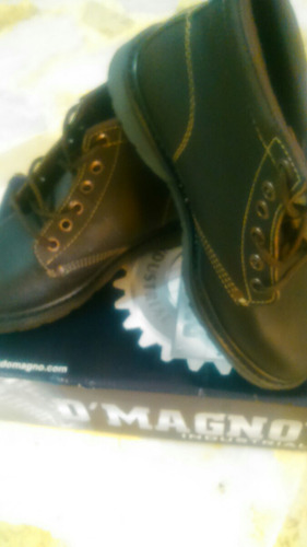 Calzado Magno Modelo 020 Con Casco