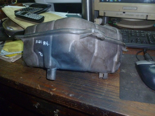 Vendo Tanque De Coolant De Audi A4, Año 2001