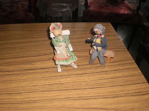 Miniaturas De Coleccion-pareja De Ancianos-artesanal A Mano