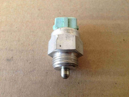 Sensor O Bulbo De Reversa Vw Pointer Motor 1.8l 013945415a