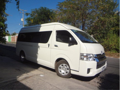 Renta De Camionetas Ejecutivas, Familiares Y De Bajo Costo