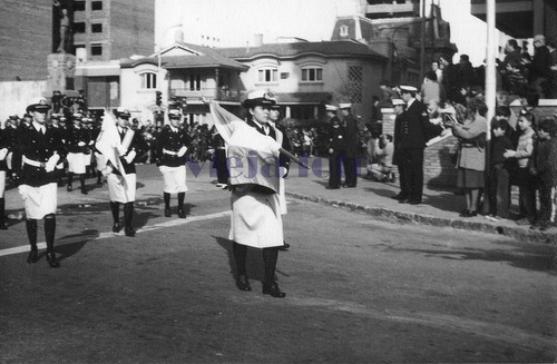 Militarismo Mujeres  En Bahía Blanca Mide 14 X 9cm