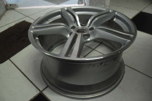 Roda Original De Aston Martin Db9 Ano 2012 Aro 19 ( Avulsa ) (Usado)