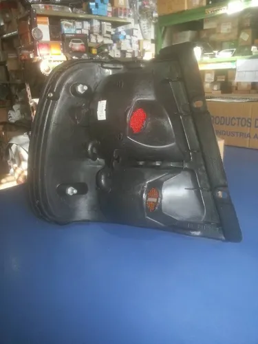 Faro Trasero Suzuky Swift Con Baul